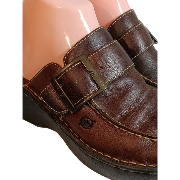 Born B.O.C. Brown Wedge slip on shoes closed toe buckle Women size 9M - Picture 4 of 9